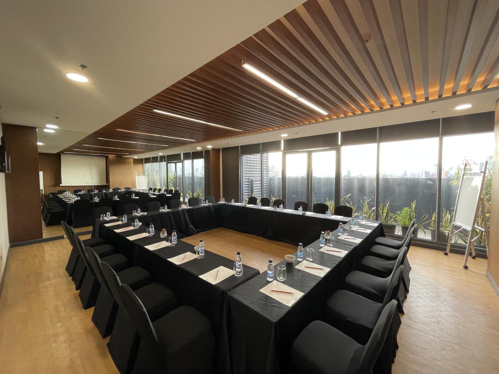 Summit Hotel Greenhills Quezon City Dış mekan fotoğraf
