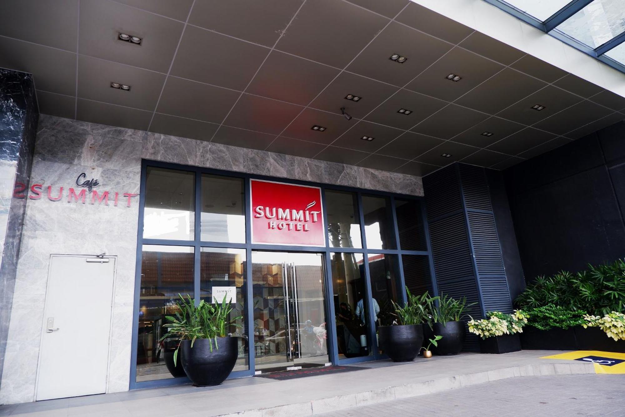 Summit Hotel Greenhills Quezon City Dış mekan fotoğraf